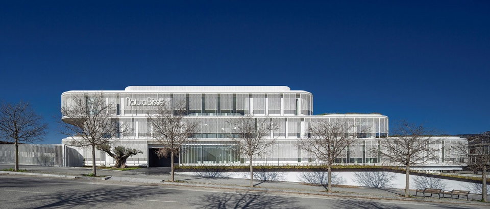 natura bisses new corporate headquarters by tdb arquitectura