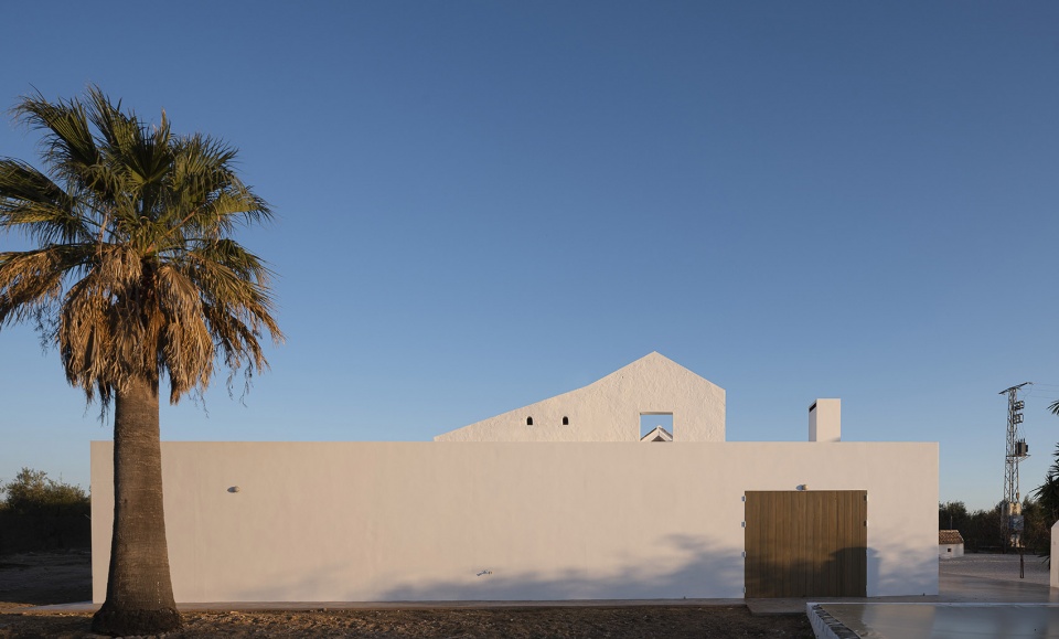 rural residence by daroca arquitectos
