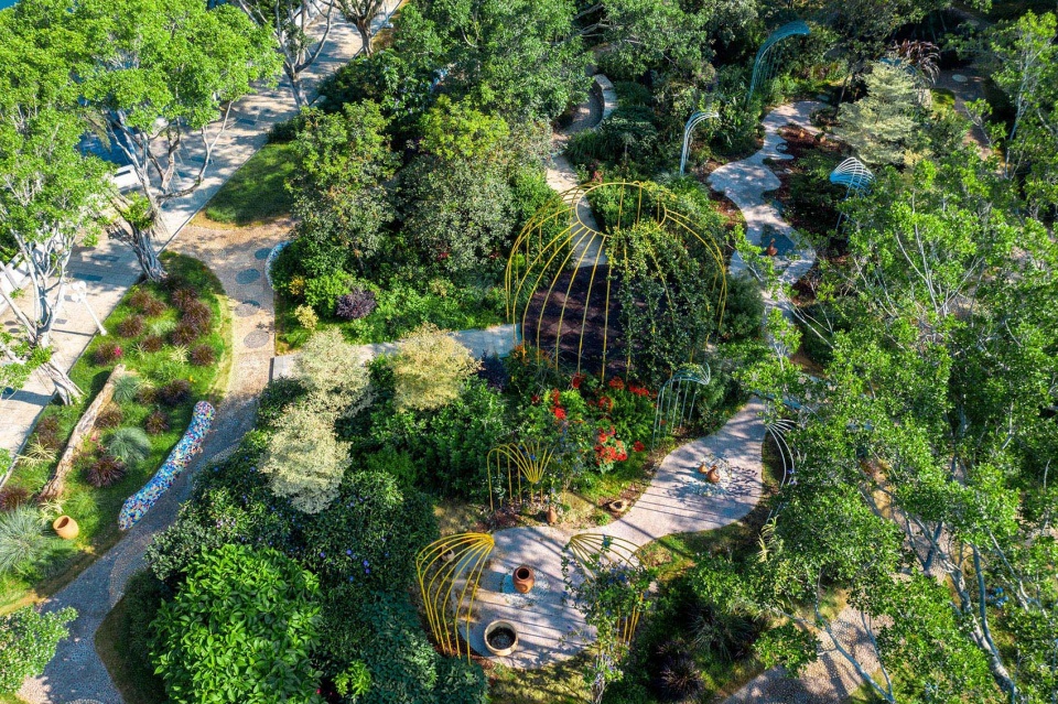 meizhou yanshan lake international garden resort china by belt collins international