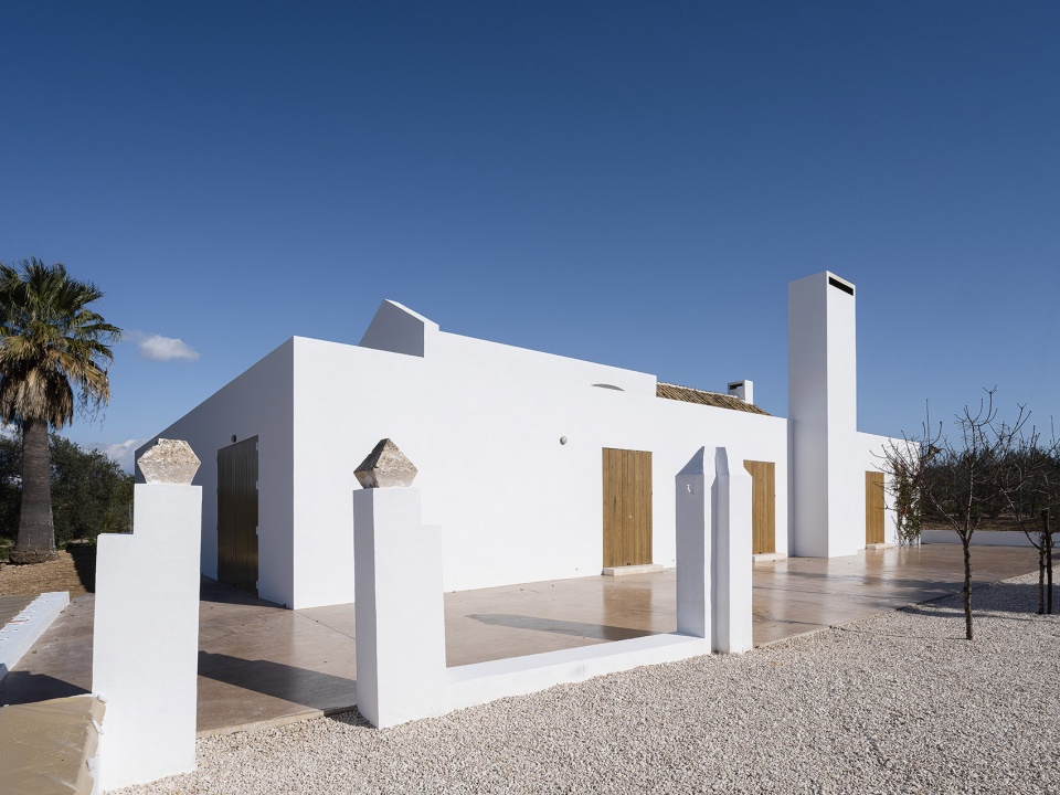 rural residence by daroca arquitectos
