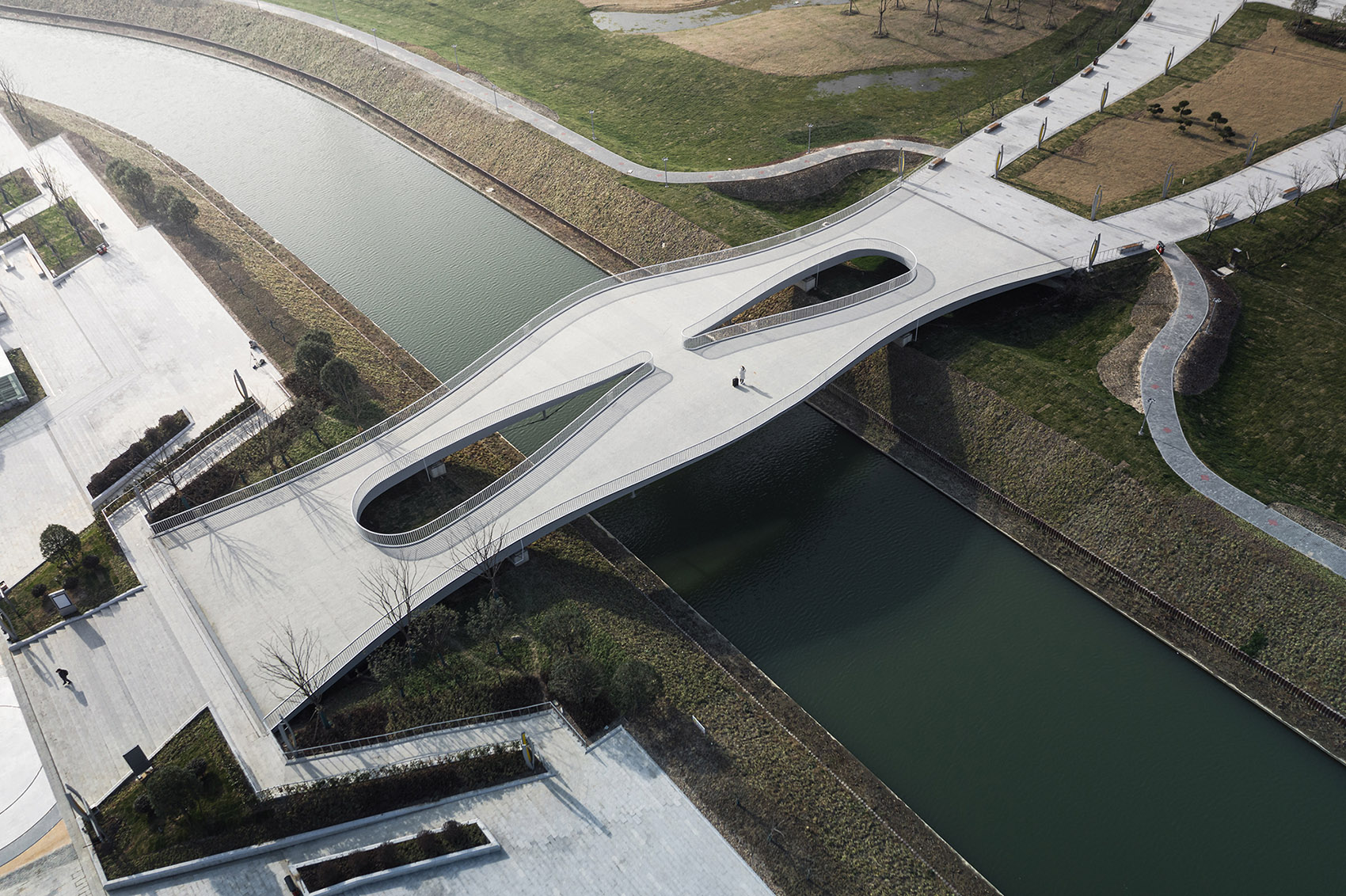 Baoying High Speed Railway Station Pedestrian Bridge(Lotus Leaf Bridge ...