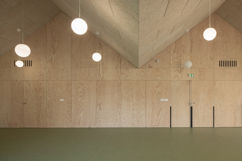 Construction of a three classes kindergarten in Saint Ouen Du Tilleul by ACAU Architectes