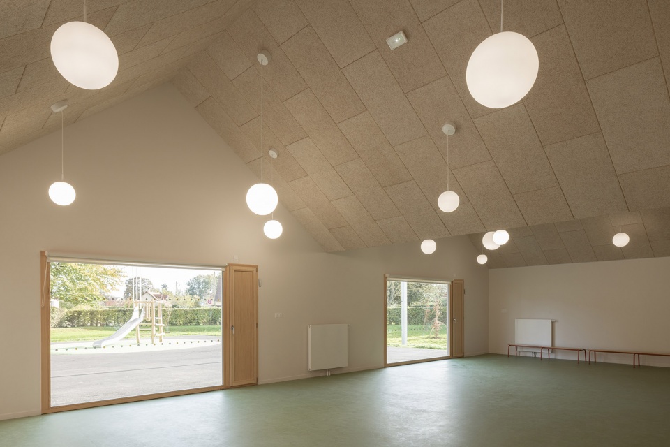 Construction of a three classes kindergarten in Saint Ouen Du Tilleul by ACAU Architectes