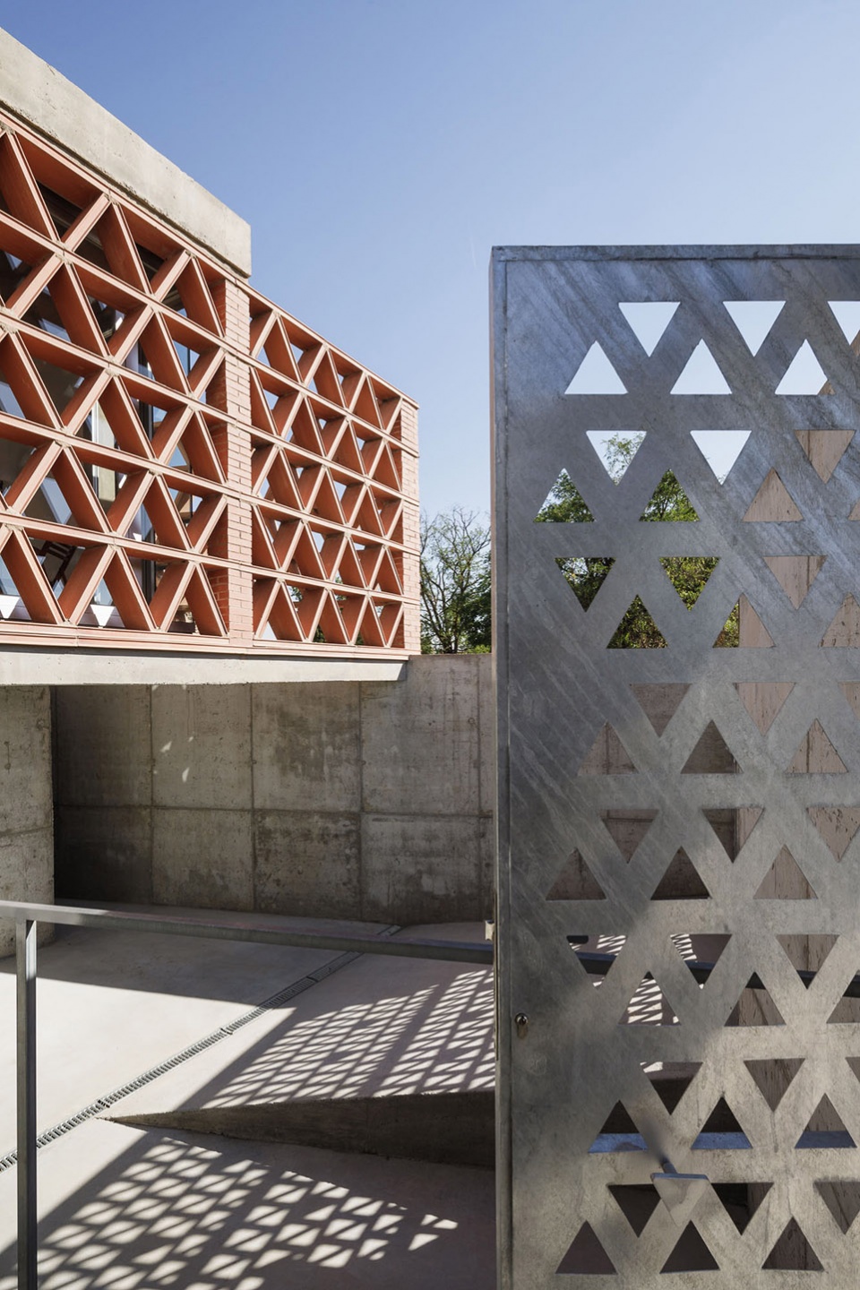 soledad sevilla artist studio by cayuelas arquitectos