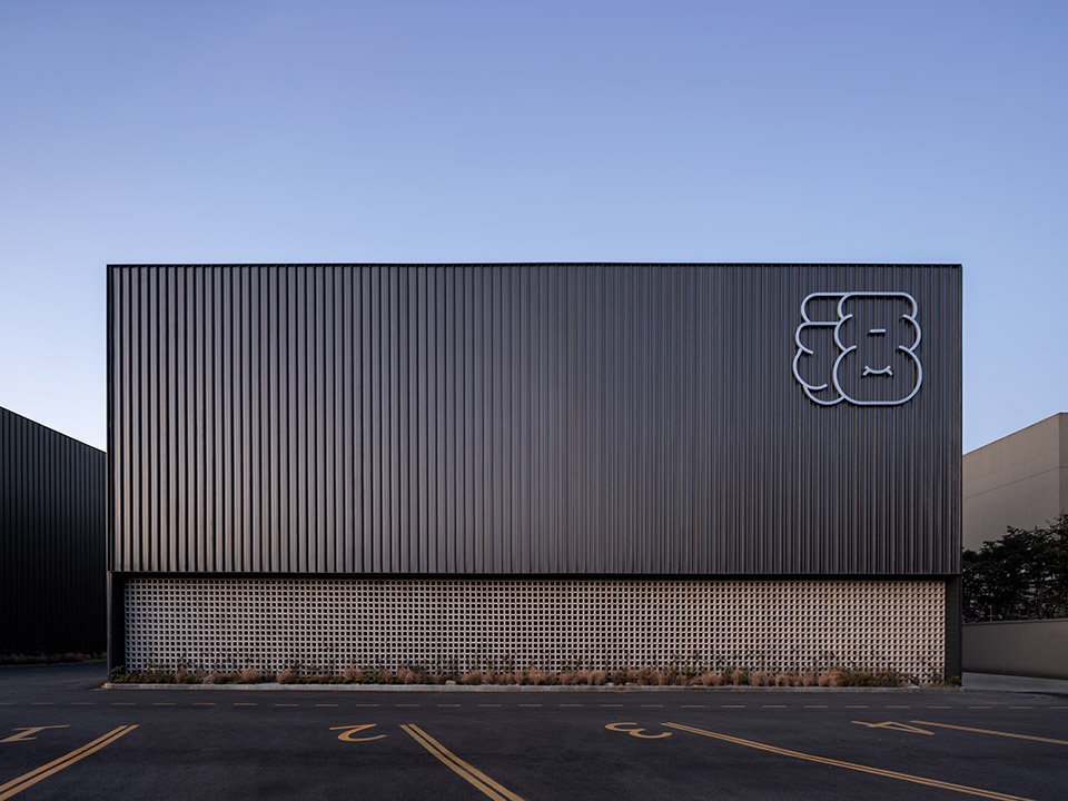Renovation of the ForD warehouse China by say architects