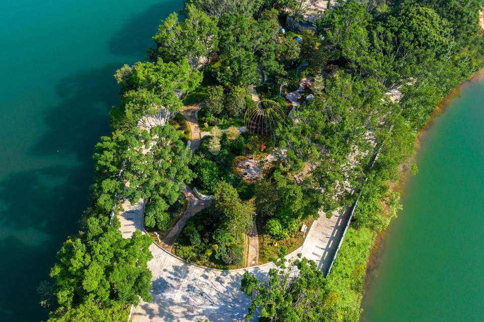 meizhou yanshan lake international garden resort china by belt collins international