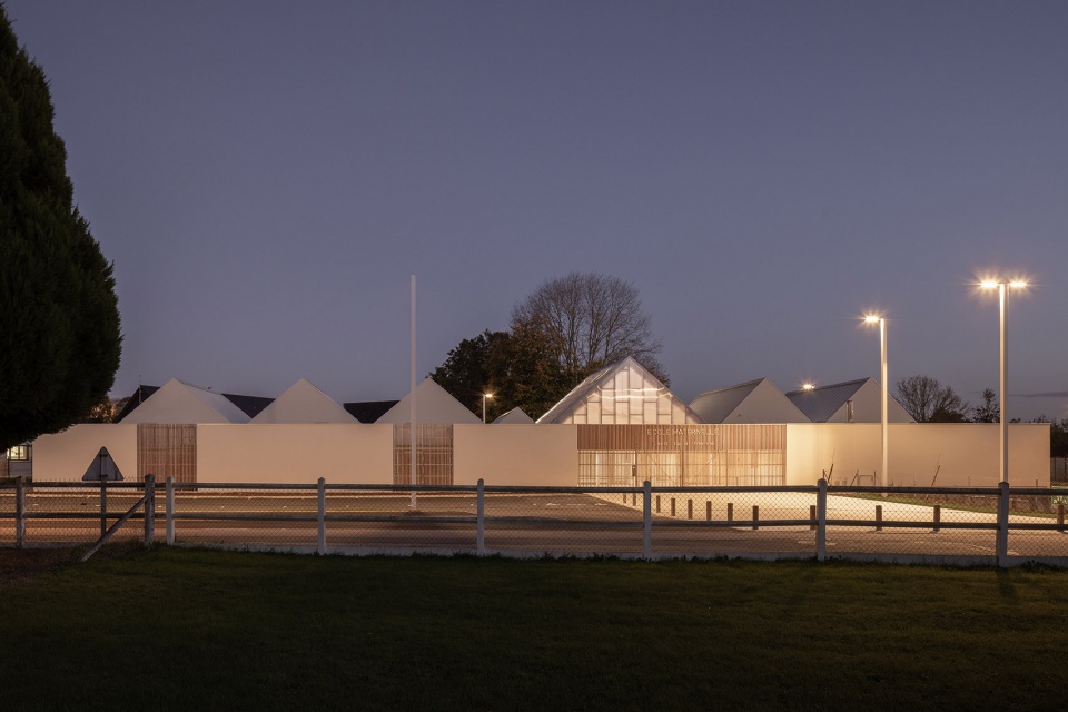 Construction of a three classes kindergarten in Saint Ouen Du Tilleul by ACAU Architectes