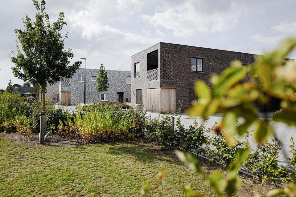 social housing in dessel by studio farris architects