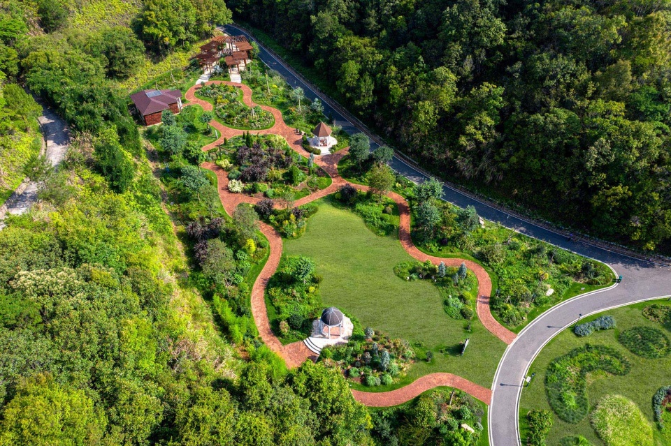 meizhou yanshan lake international garden resort china by belt collins international