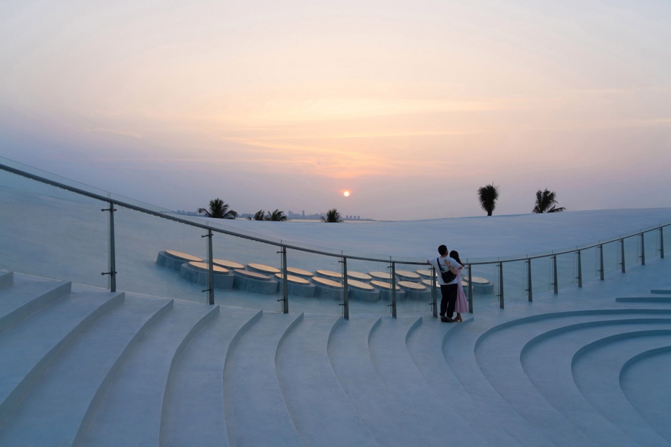 sky mountain coastal station in haikou by sou fujimoto
