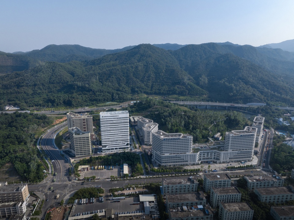 Design of Pingshan District Center for Disease Control and Prevention of Shenzhen by Z Z STUDIO