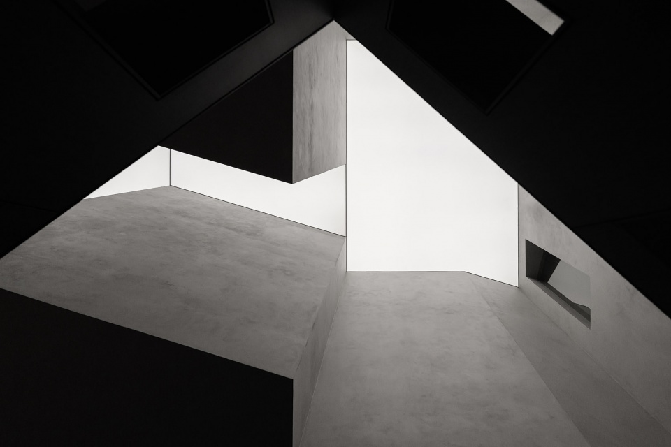 Shuiguo Tangquan Xintiandi Hangzhou by DJX Design