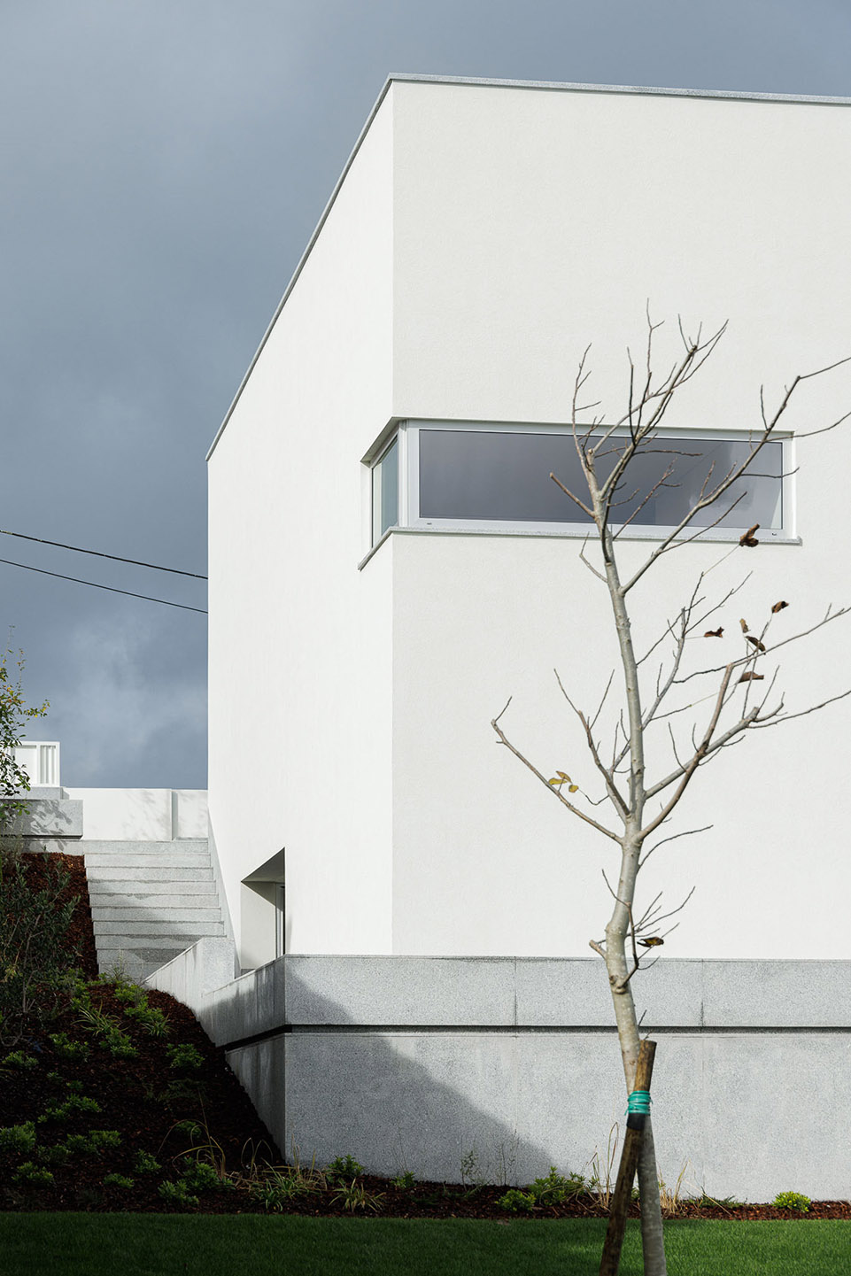 House in Santa Marinha by Helder da Rocha Arquitectos - 谷德设计网
