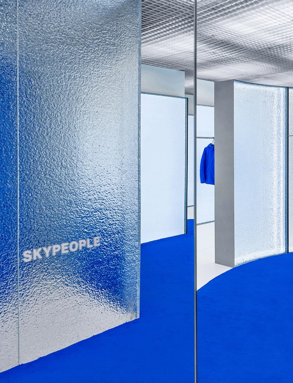 skypeople the plaza shanghai china by fununit design