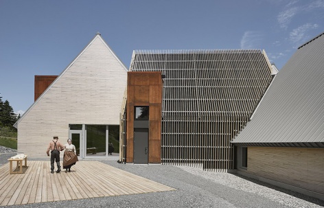 高地村游客解说中心，加拿大 / Abbott Brown Architects