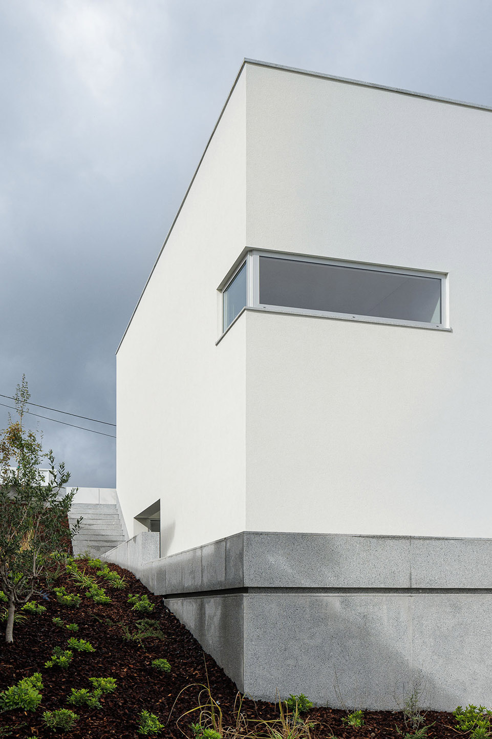 House in Santa Marinha by Helder da Rocha Arquitectos - 谷德设计网