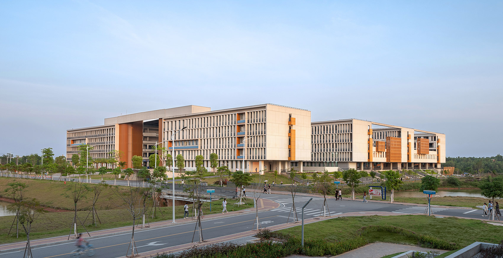 Public Teaching And Learning Building Of Guangdong University Of ...