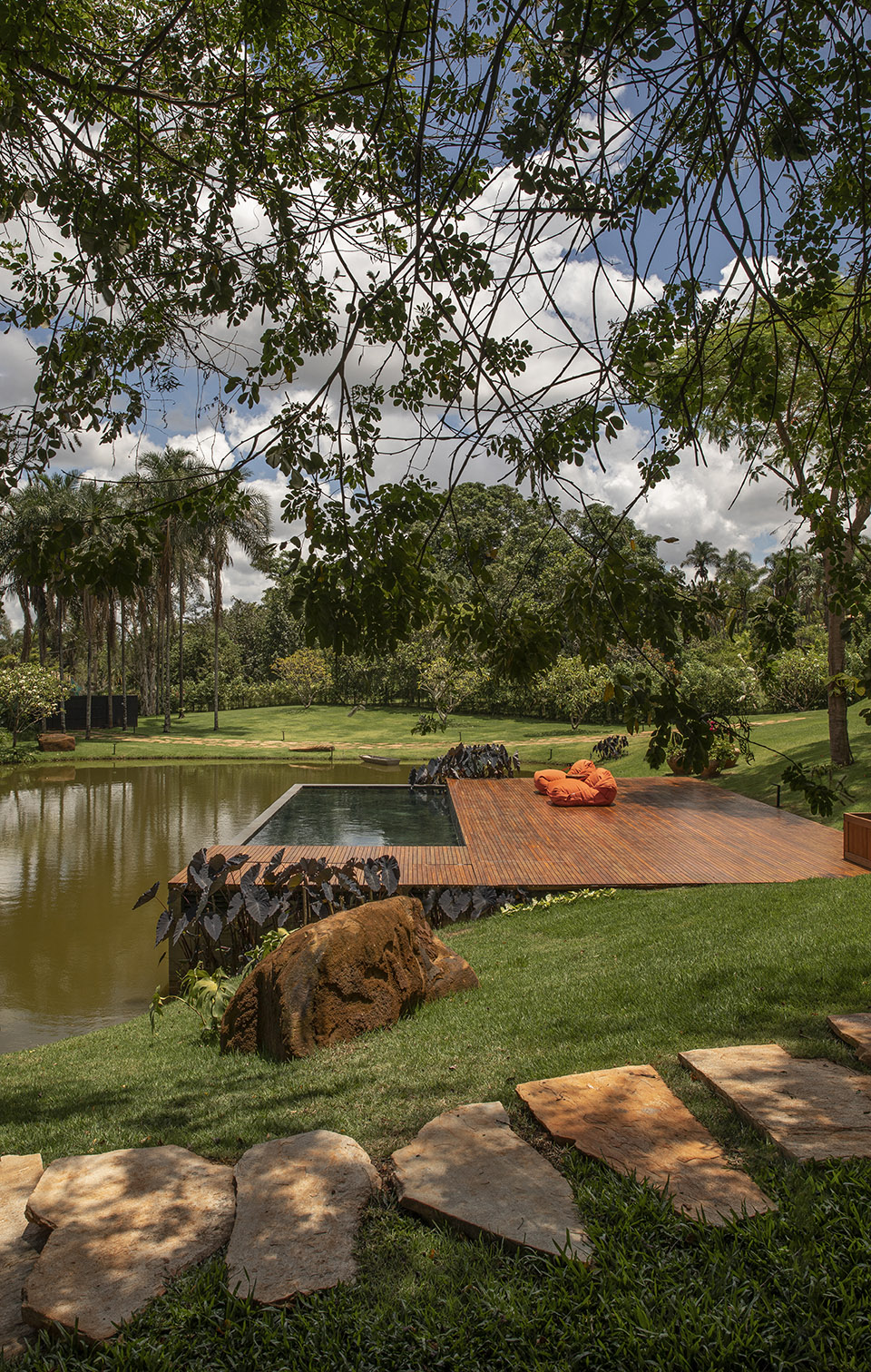 House of the Lake by mf+arquitetos 谷德设计网