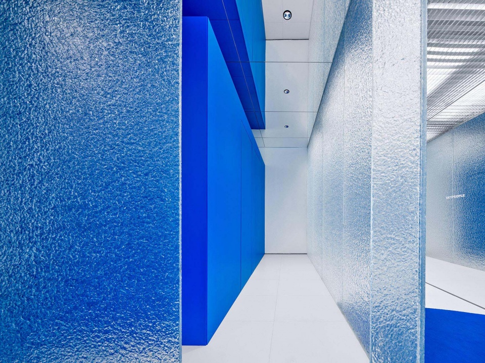 skypeople the plaza shanghai china by fununit design