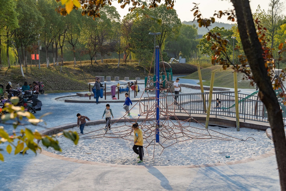 Zhongjiang Park Wuhu by L A Design