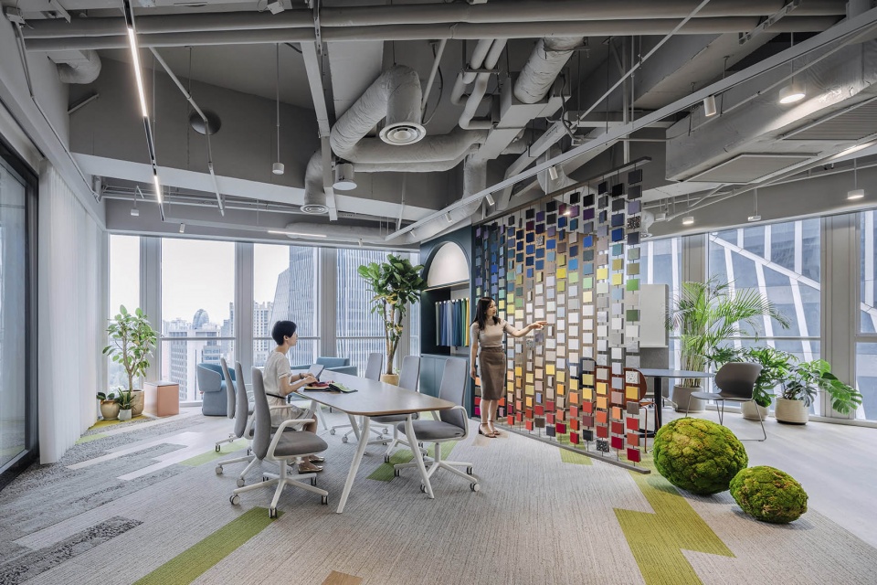 haworth hws customer experience centre in shanghai china by gensler