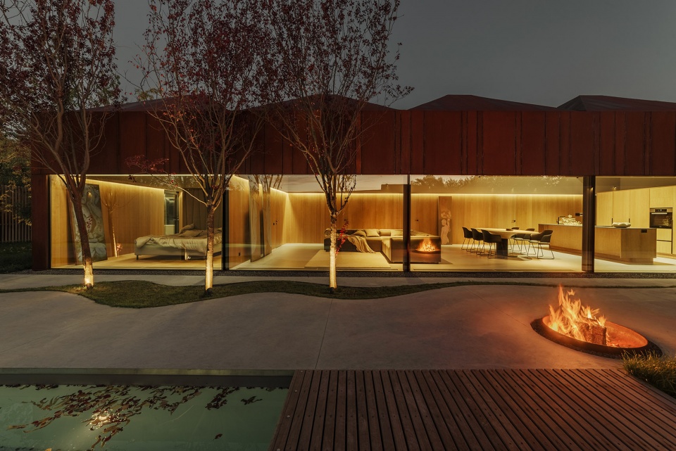 Villa Domes by Calujac Architecture
