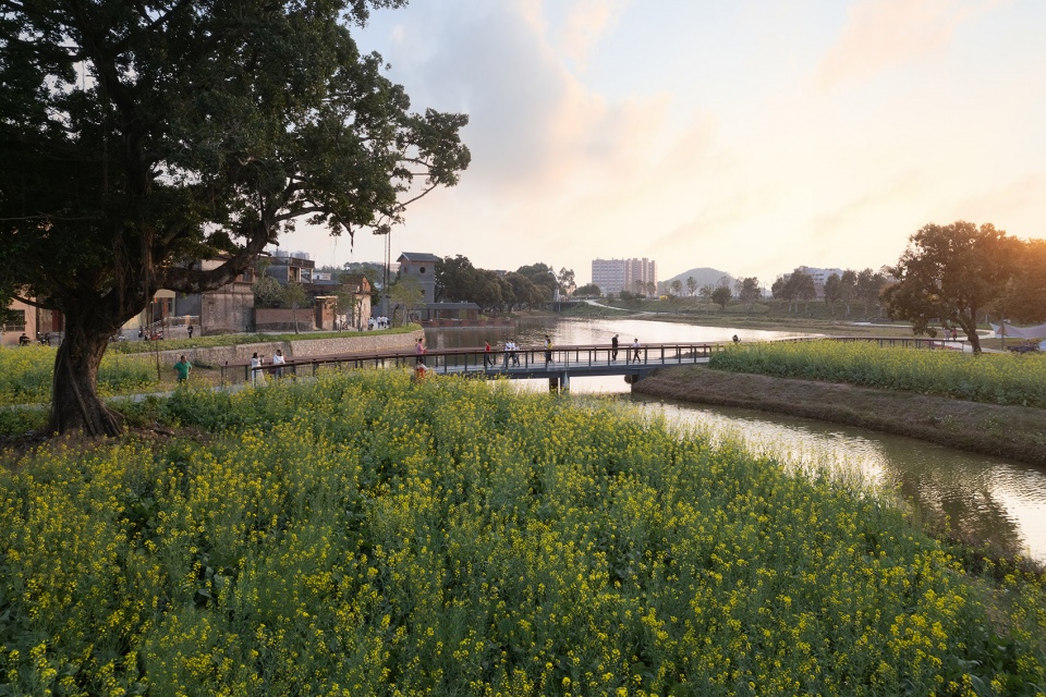 Organic renewal of the contiguous villages of Ding Peng and Huang by DONGDA SHENZHEN DESIGN CO LTD