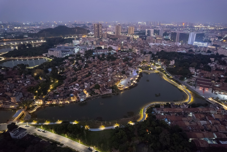 Organic renewal of the contiguous villages of Ding Peng and Huang by DONGDA SHENZHEN DESIGN CO LTD