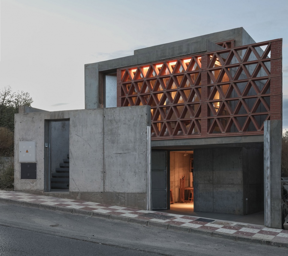 soledad sevilla artist studio by cayuelas arquitectos