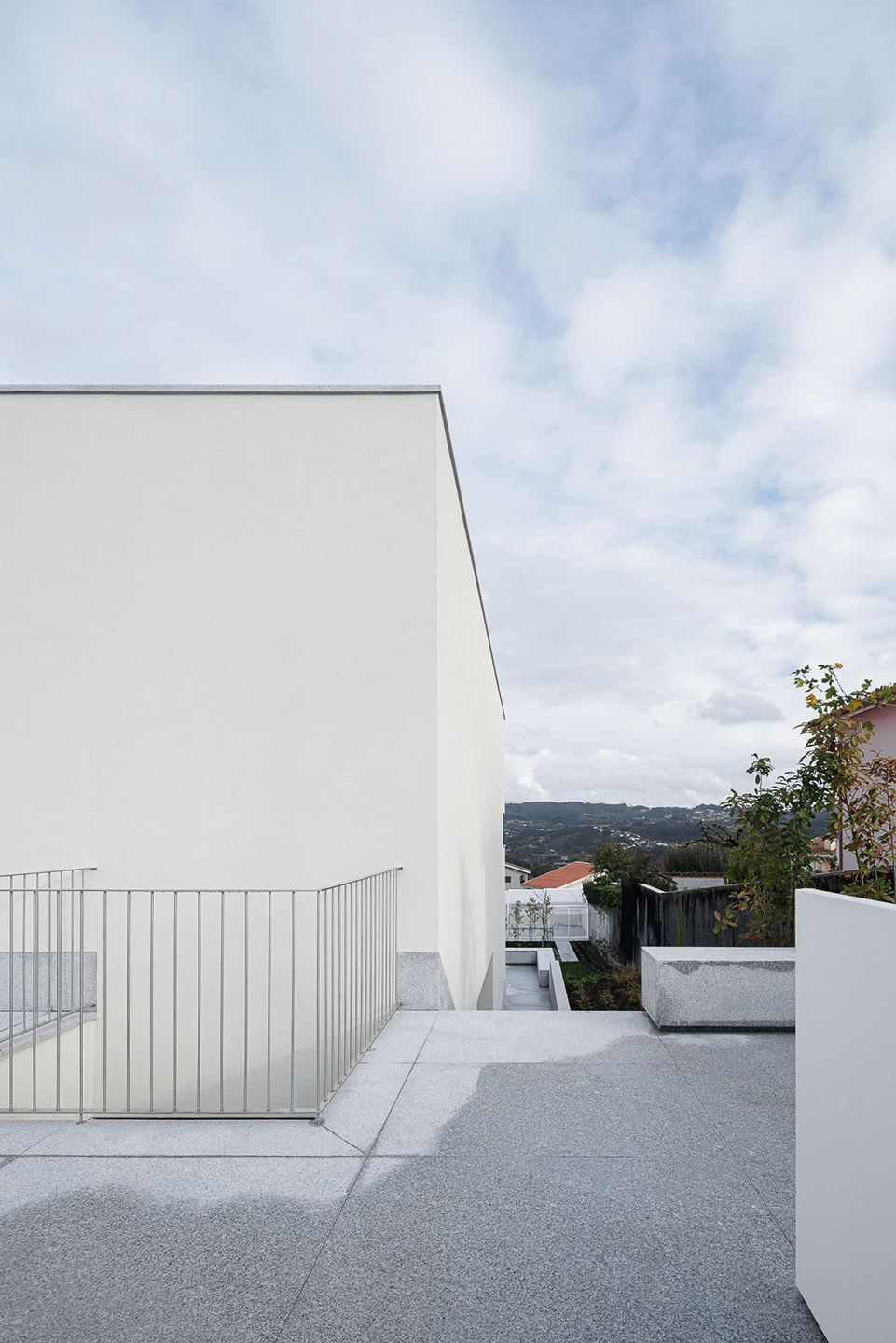 House in Santa Marinha by Helder da Rocha Arquitectos - 谷德设计网