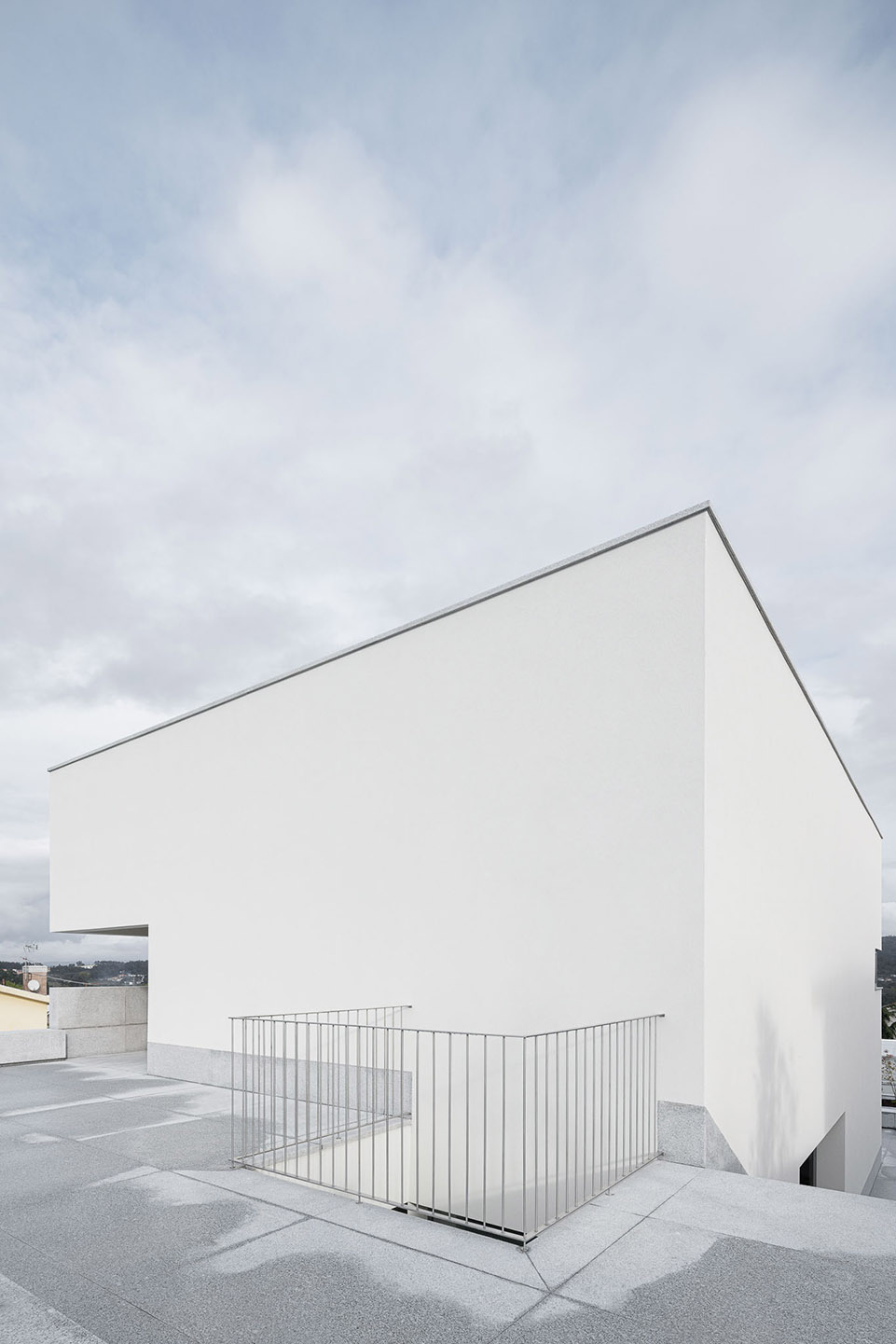 House in Santa Marinha by Helder da Rocha Arquitectos - 谷德设计网