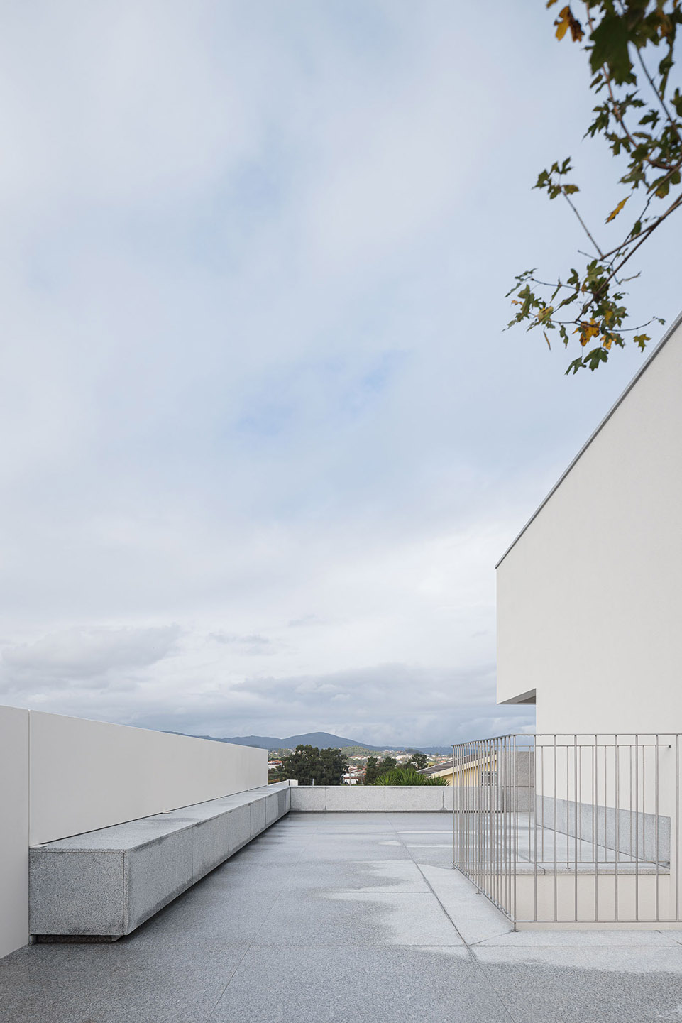 House in Santa Marinha by Helder da Rocha Arquitectos - 谷德设计网