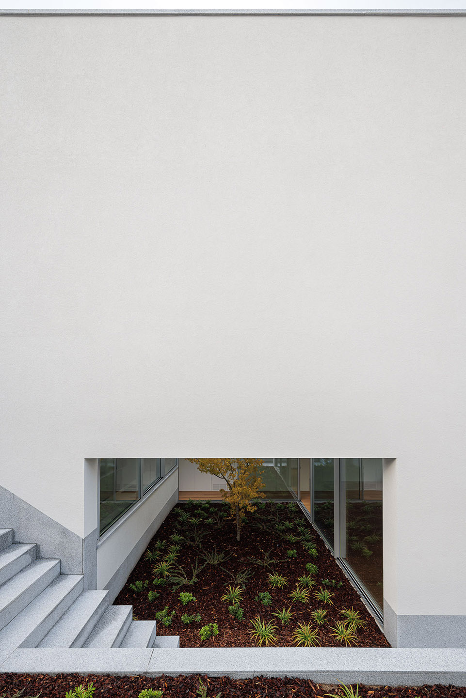 House in Santa Marinha by Helder da Rocha Arquitectos - 谷德设计网