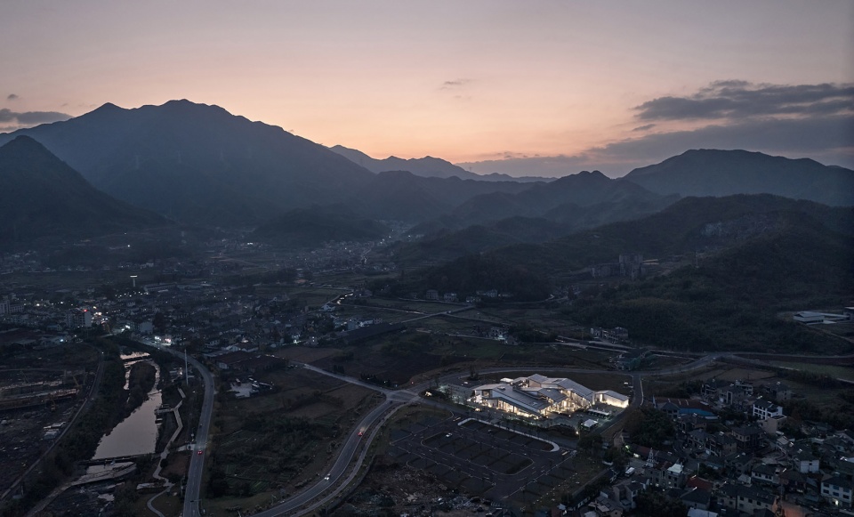 yucun tourist service center by local architecture design office