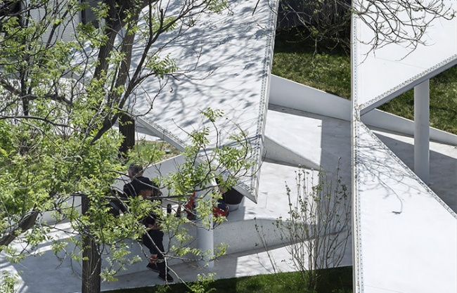 Beijing Lingjing Hutong Subway Exit &#8211; Pocket Park by BAZUO Architecture Studio