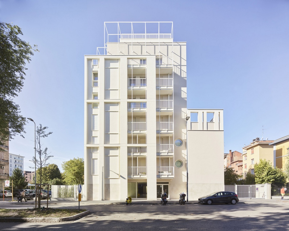Casa Calipso Milan by Degli Esposti Architetti