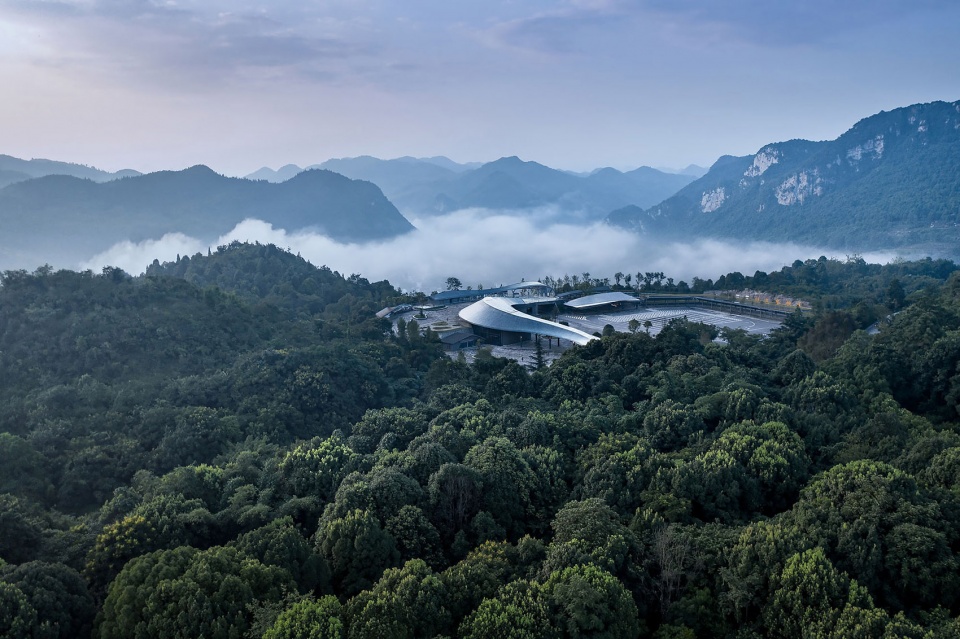 tourist center of huangguoshu scenic area by caupdaepatsc