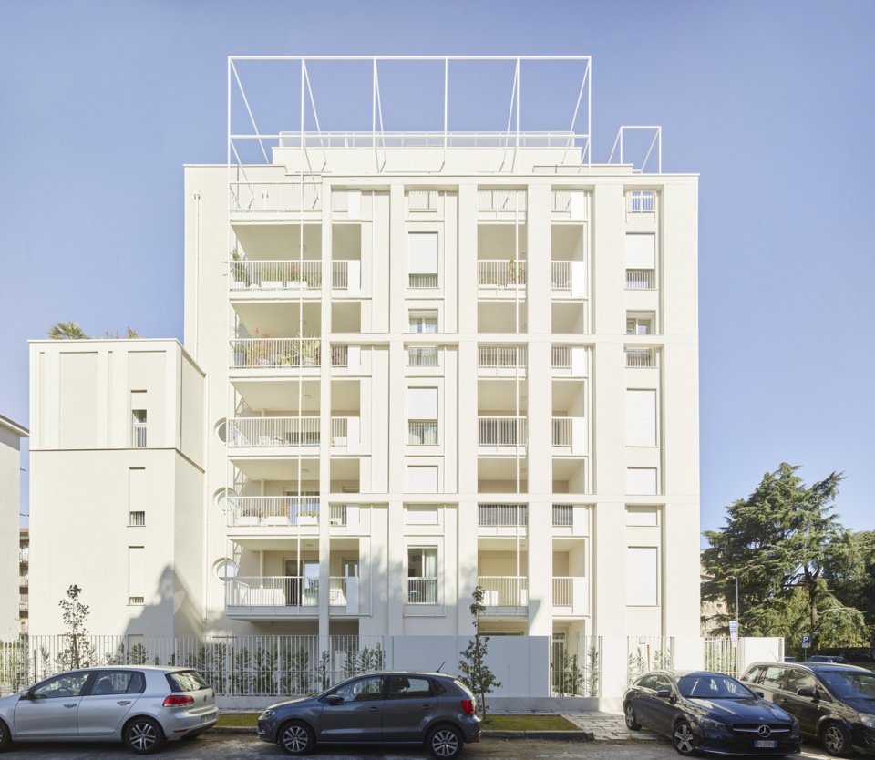 Casa Calipso Milan by Degli Esposti Architetti