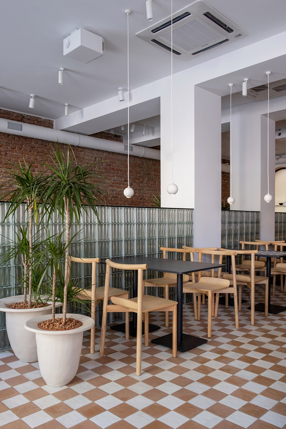 Coffee Shop by STUDIO SHOO