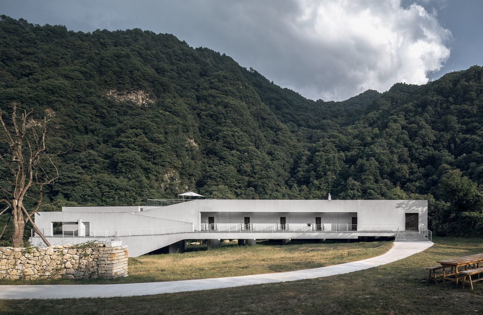qinlin suji lone m hidden bookstore lone m cafe by studio qi architects