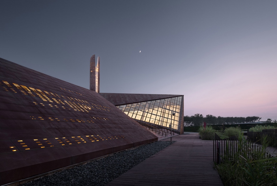 yangtze river crossing campaign memorial park by atelier zhou ling