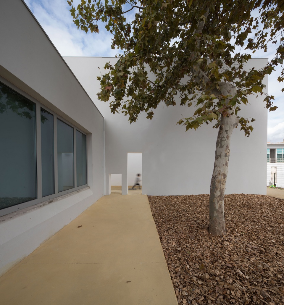 eb 36 school by jose adriao arquitectos
