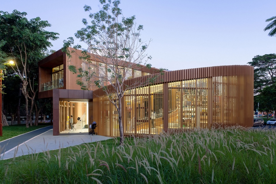 Serpentine Bookhouse China by ATELIER XI