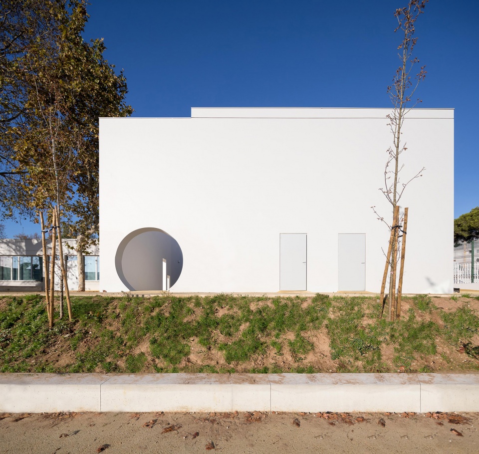 eb 36 school by jose adriao arquitectos