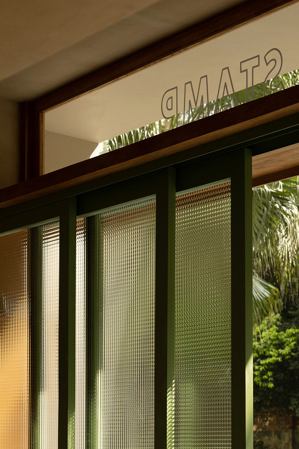 Stamp Cafe by wooom studio 谷德设计网