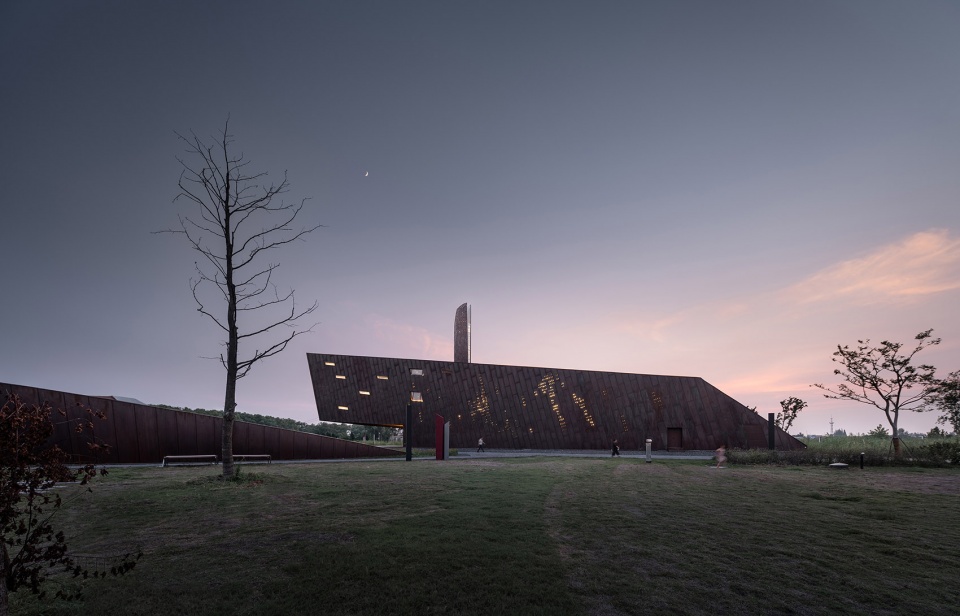 yangtze river crossing campaign memorial park by atelier zhou ling