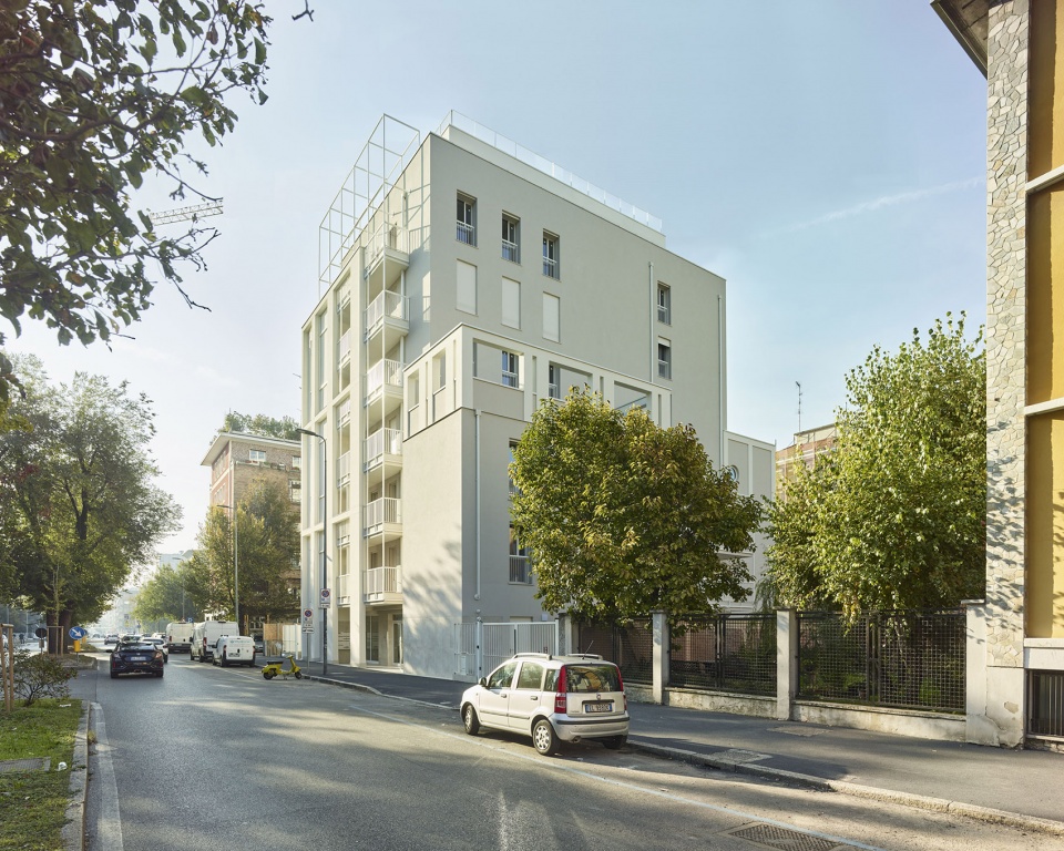 Casa Calipso Milan by Degli Esposti Architetti