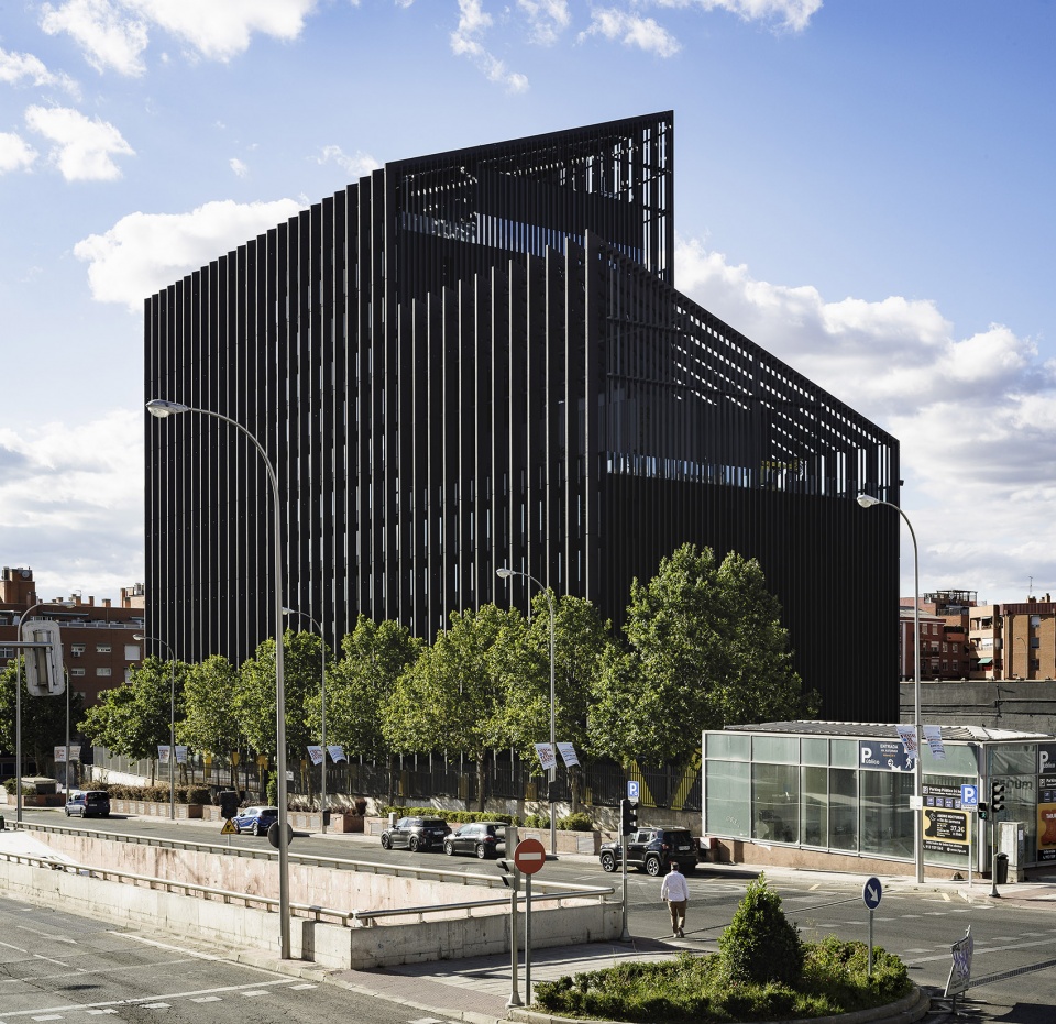 metro de madrid headquarters and transport complex