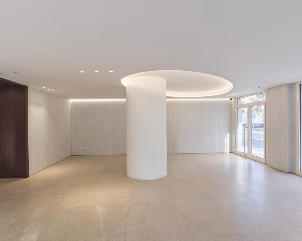 Casa Calipso Milan by Degli Esposti Architetti