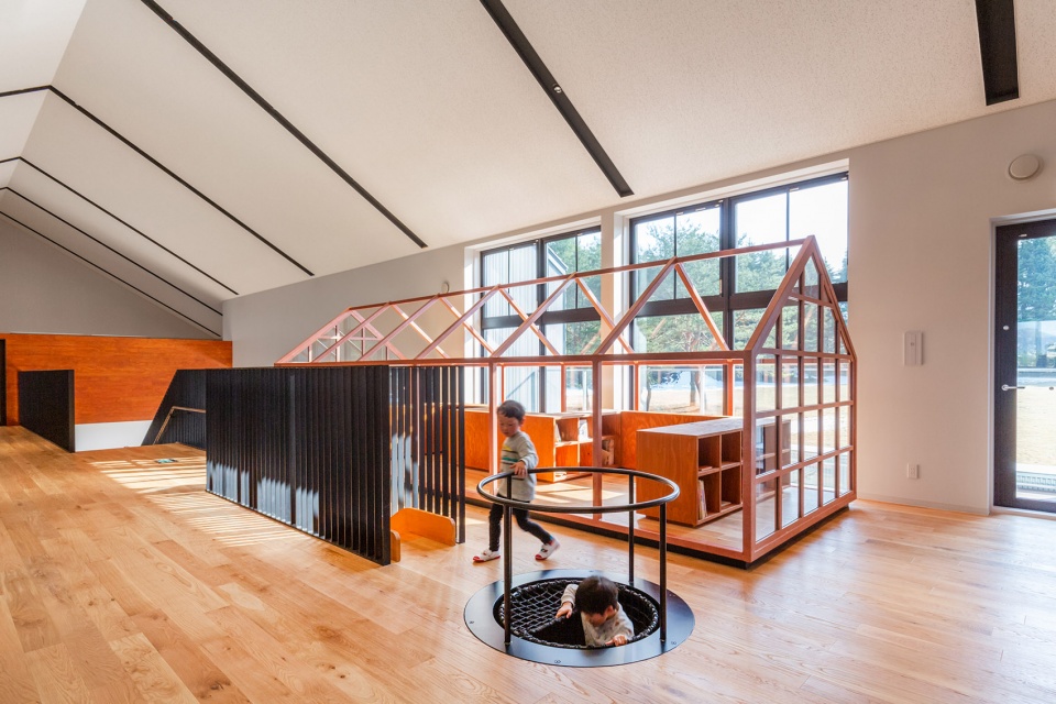 ub nursery by hibinosekkei youji no shiro kids design labo